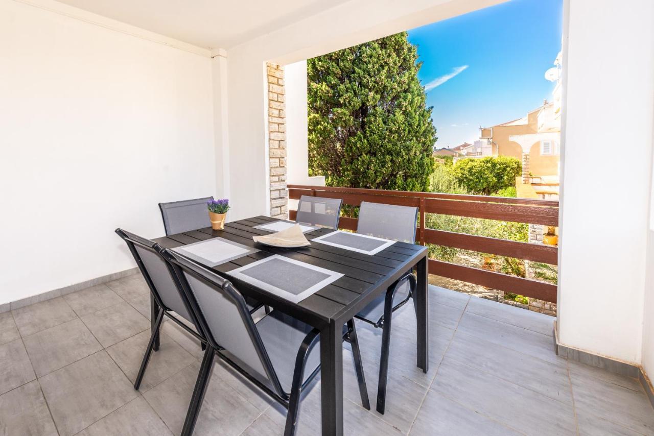 Apartmani Tatjana Novalja Εξωτερικό φωτογραφία