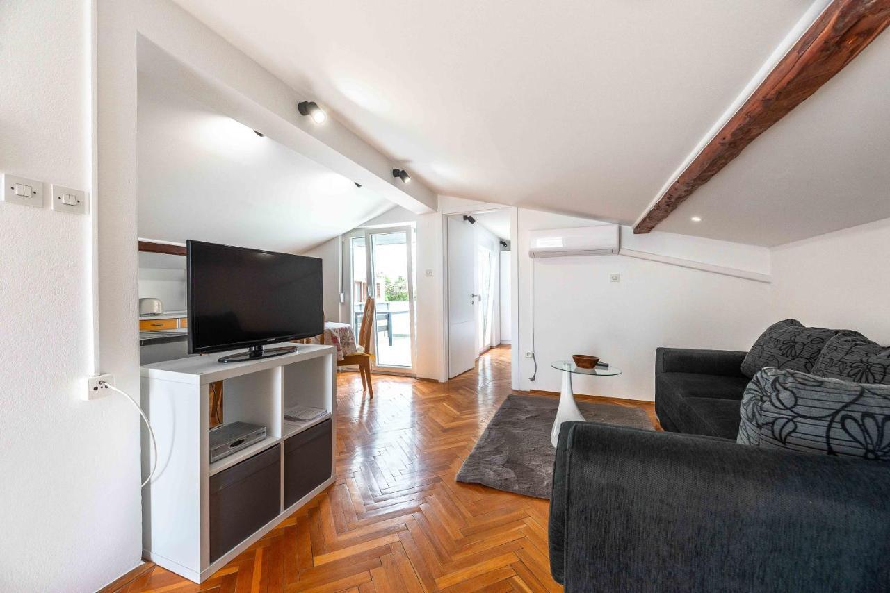 Apartmani Tatjana Novalja Εξωτερικό φωτογραφία