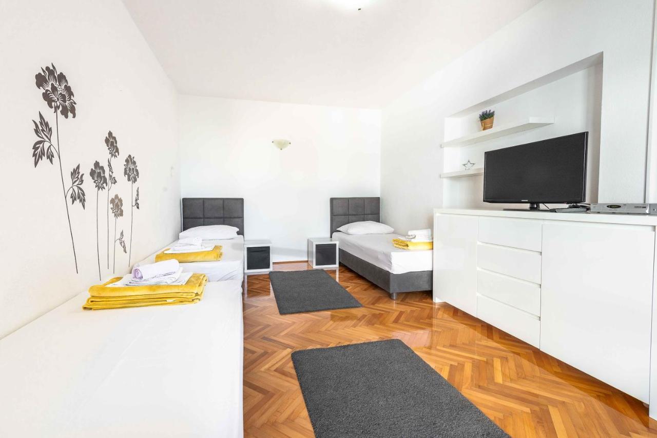 Apartmani Tatjana Novalja Εξωτερικό φωτογραφία