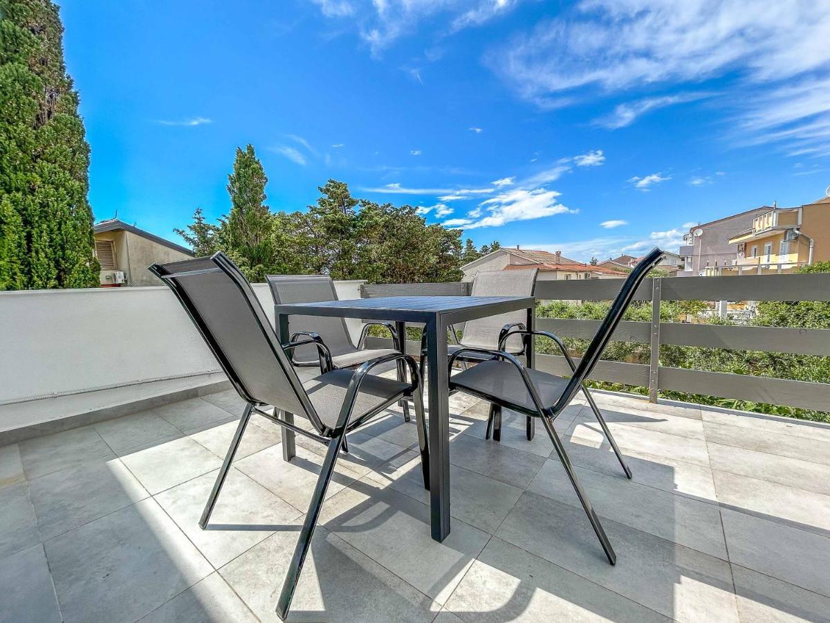 Apartmani Tatjana Novalja Εξωτερικό φωτογραφία