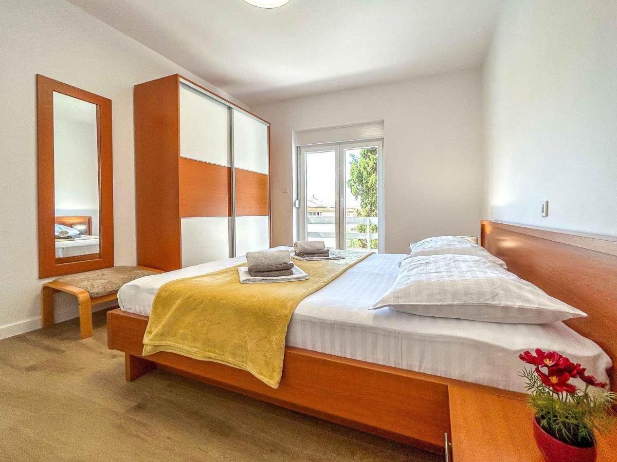 Apartmani Tatjana Novalja Εξωτερικό φωτογραφία
