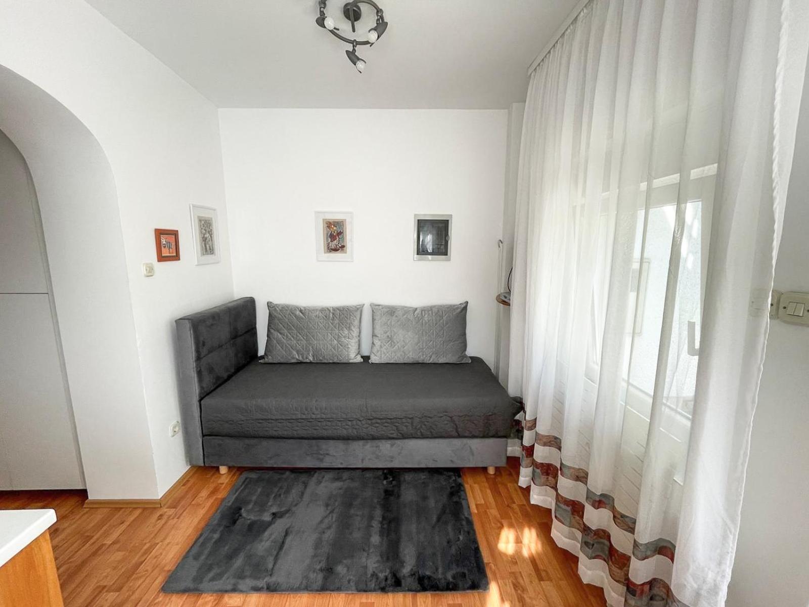 Apartmani Tatjana Novalja Εξωτερικό φωτογραφία